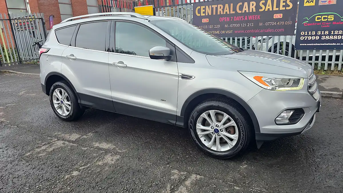 Used 2017 Ford Kuga Titanium Silver - Interior and Exterior details 4