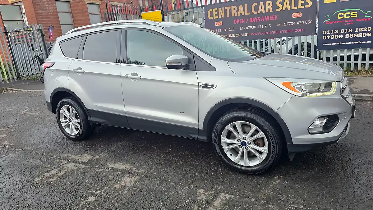 Used 2017 Ford Kuga Titanium Silver - Interior and Exterior details 5