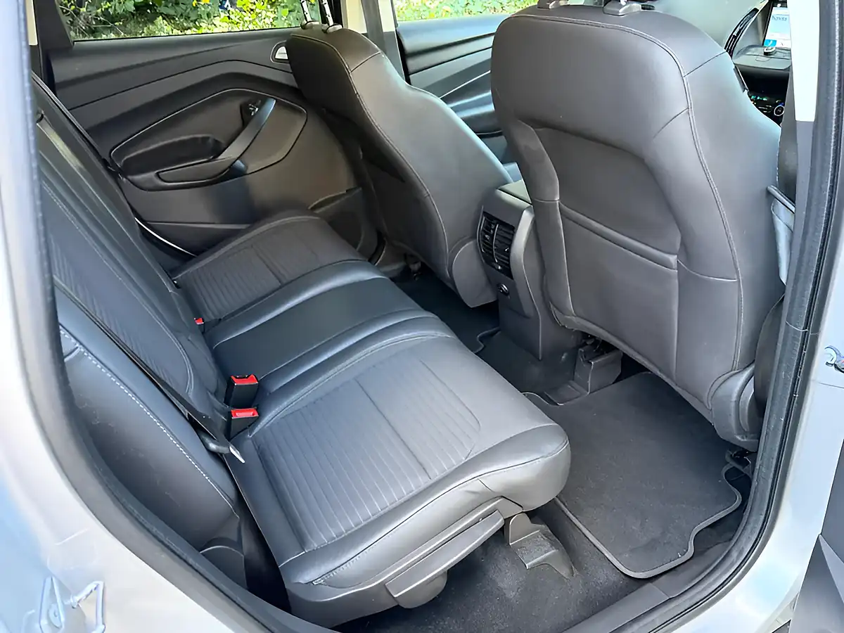 Used 2017 Ford Kuga Titanium Silver - Interior and Exterior details 16
