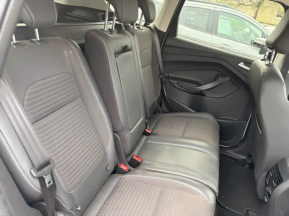 Used 2017 Ford Kuga Titanium White - Interior and Exterior details 8
