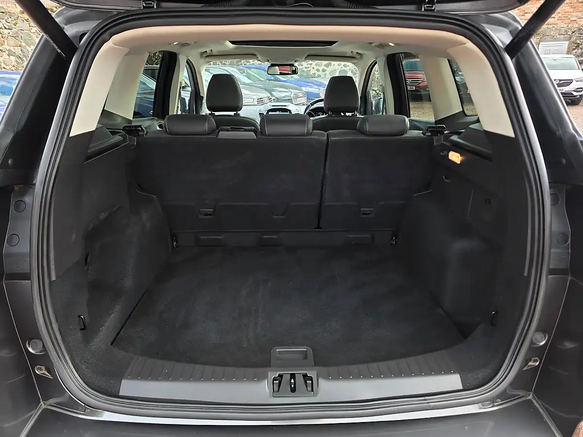 Used 2017 Ford Kuga Vignale Grey - Interior and Exterior details 13