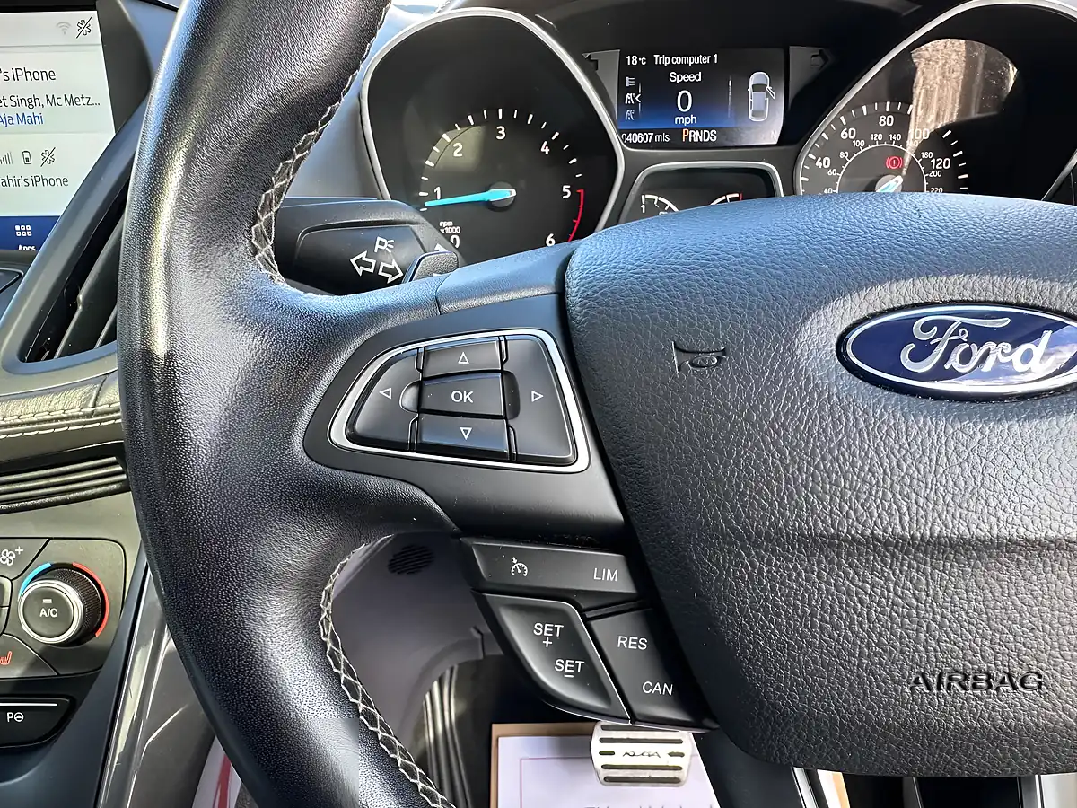Used 2017 Ford Kuga Vignale Grey - Interior and Exterior details 11