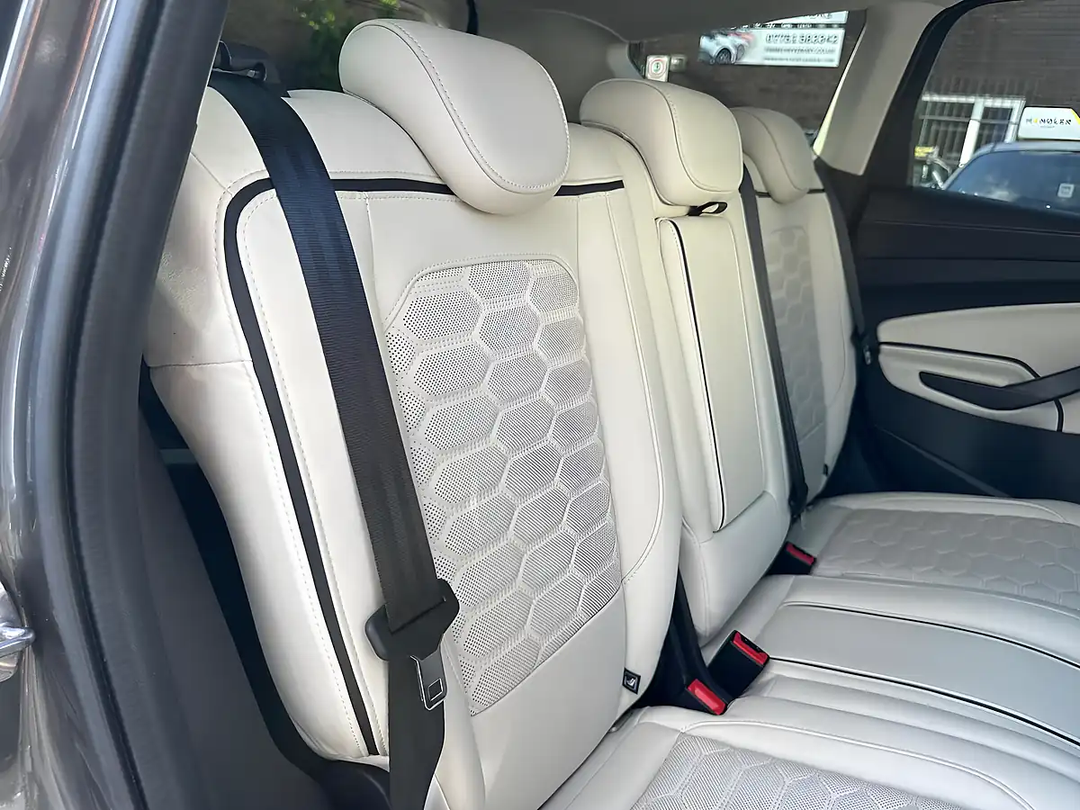 Used 2017 Ford Kuga Vignale Grey - Interior and Exterior details 13