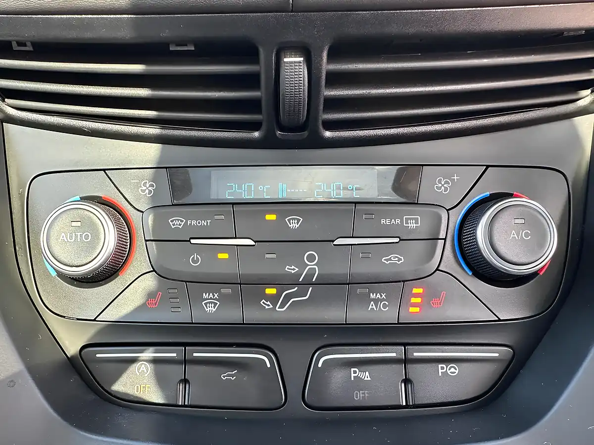 Used 2017 Ford Kuga Vignale Grey - Interior and Exterior details 15