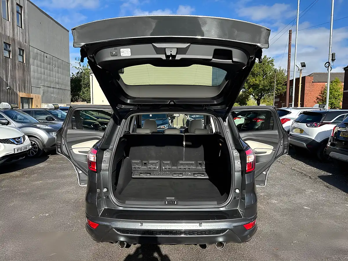 Used 2017 Ford Kuga Vignale Grey - Interior and Exterior details 9