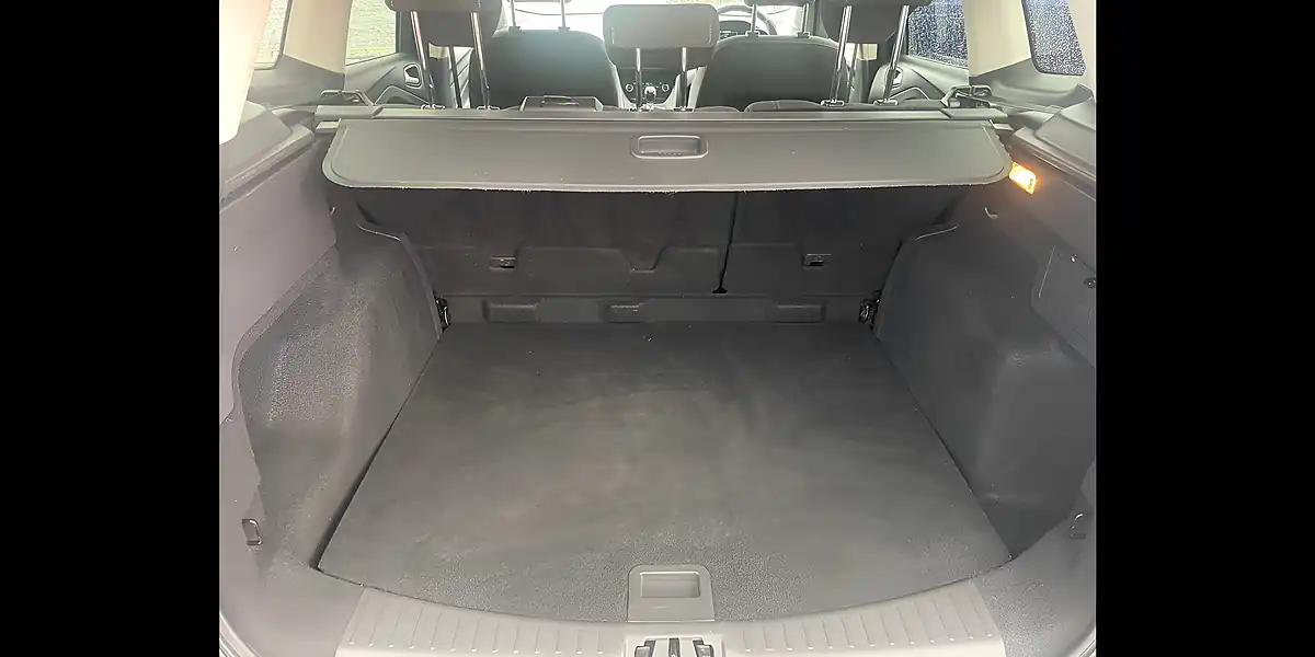 Used 2017 Ford Kuga Zetec Blue - Interior and Exterior details 10
