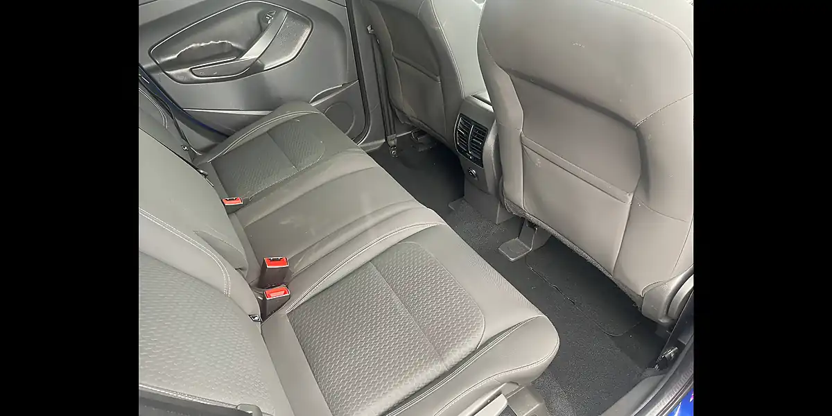 Used 2017 Ford Kuga Zetec Blue - Interior and Exterior details 11