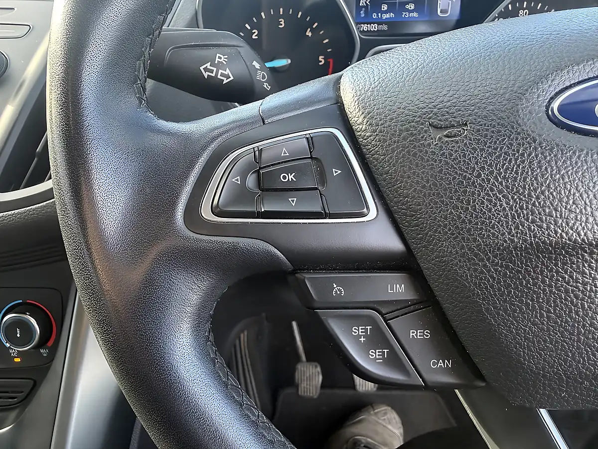 Used 2017 Ford Kuga Zetec Grey - Interior and Exterior details 10