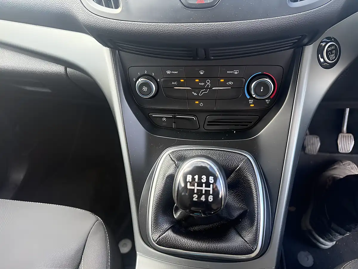 Used 2017 Ford Kuga Zetec Grey - Interior and Exterior details 12