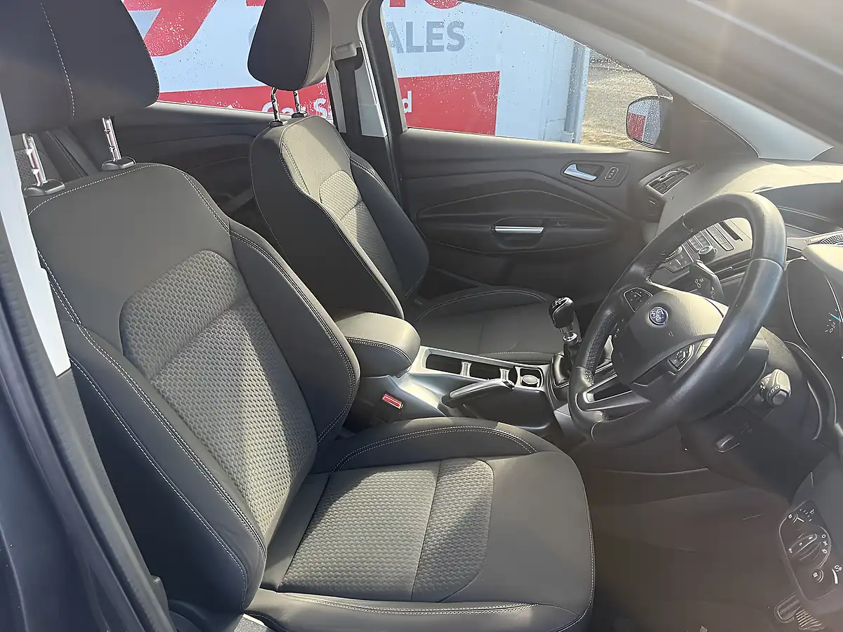 Used 2017 Ford Kuga Zetec Grey - Interior and Exterior details 6