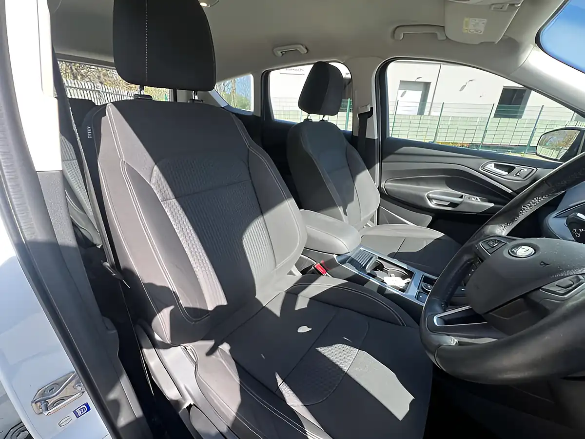 Used 2017 Ford Kuga Zetec Platinum White - Interior and Exterior details 16