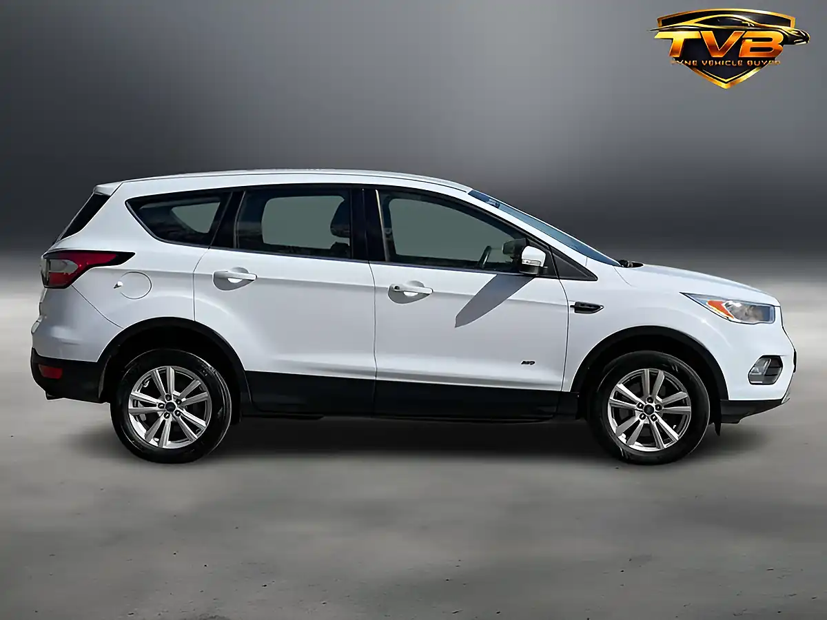 Used 2017 Ford Kuga Zetec Platinum White - Interior and Exterior details 4