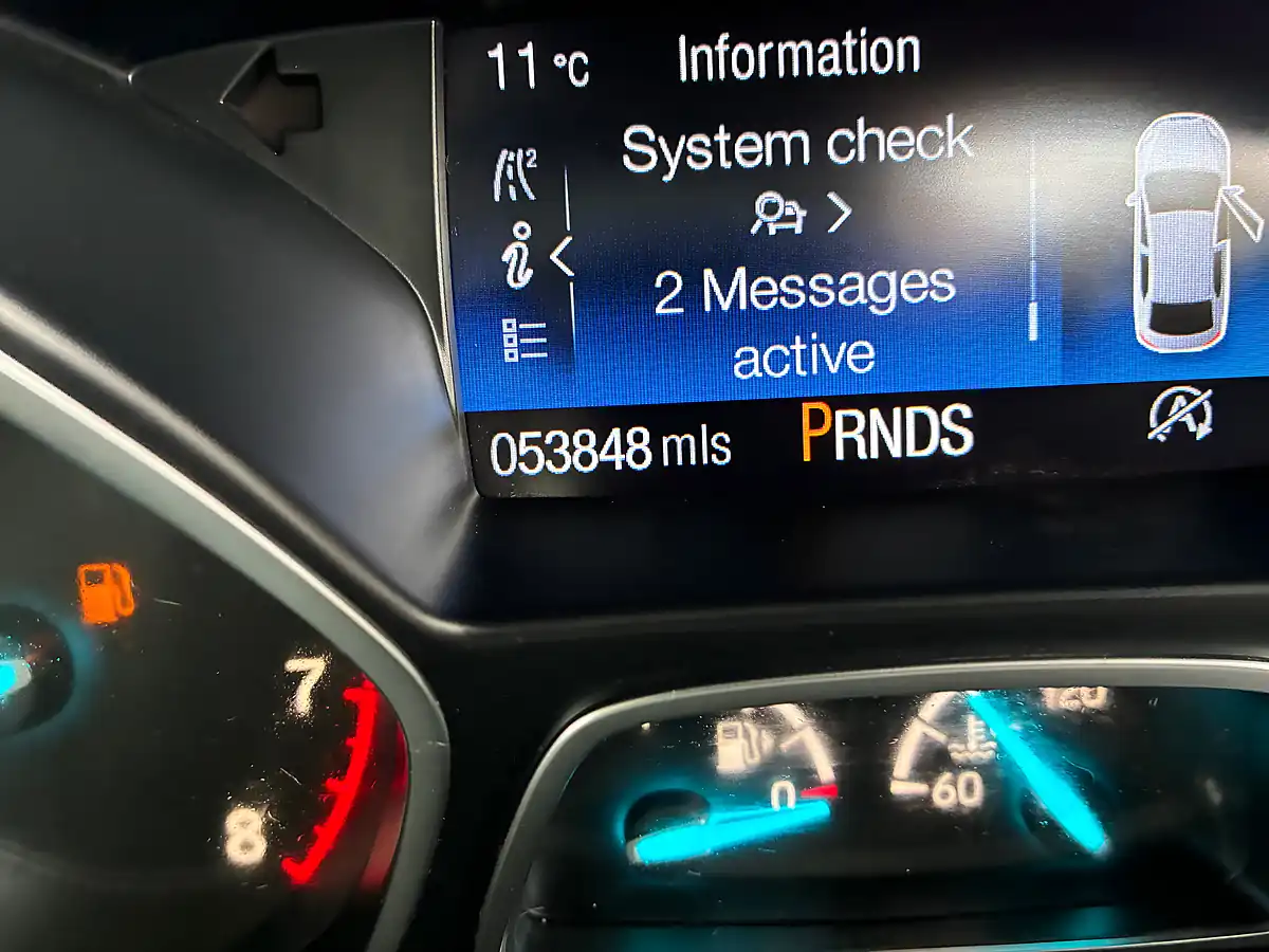 Used 2017 Ford Kuga Zetec Red - Interior and Exterior details 15
