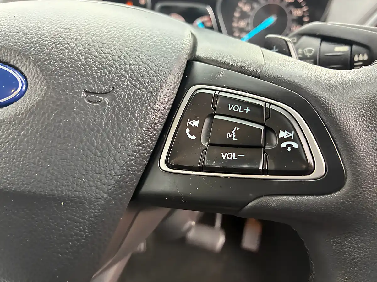 Used 2017 Ford Kuga Zetec Red - Interior and Exterior details 18