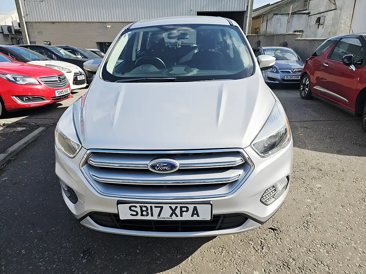 Used 2017 Ford Kuga Zetec Silver - Front View
