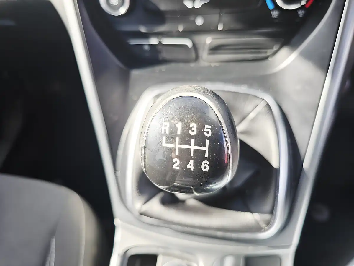 Used 2017 Ford Kuga Zetec Silver - Interior and Exterior details 10