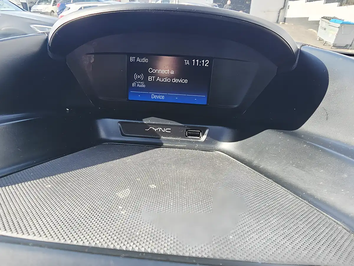 Used 2017 Ford Kuga Zetec Silver - Interior and Exterior details 12