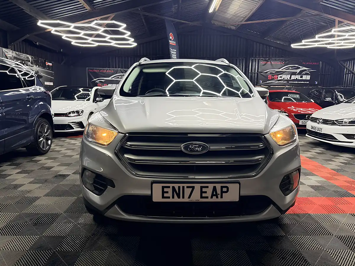 Used 2017 Ford Kuga Zetec Silver - Interior and Exterior details 9