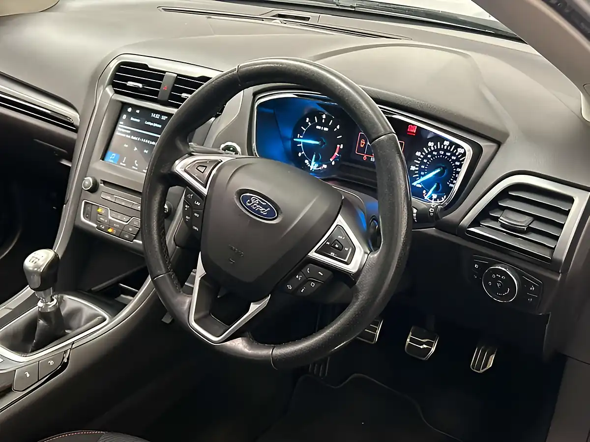 Used 2017 Ford Mondeo ST-Line Blue - Interior and Exterior details 12