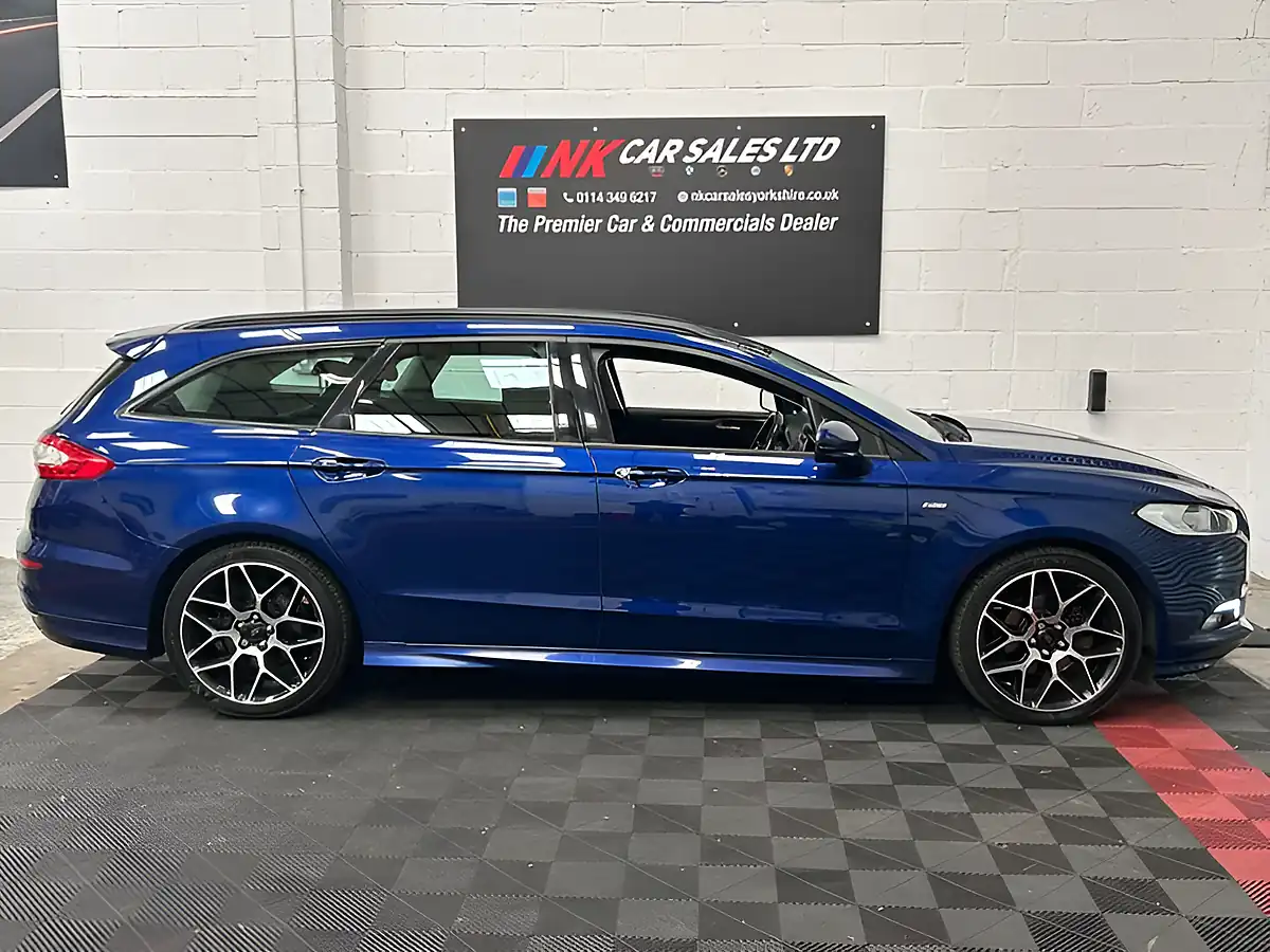 Used 2017 Ford Mondeo ST-Line Blue - Interior and Exterior details 4