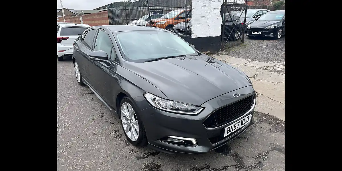 Used 2017 Ford Mondeo ST-Line Grey - Front View