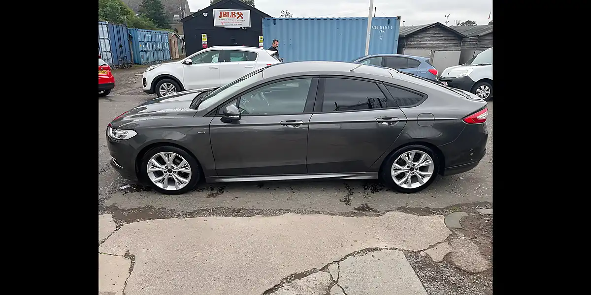 Used 2017 Ford Mondeo ST-Line Grey - Interior and Exterior details 7