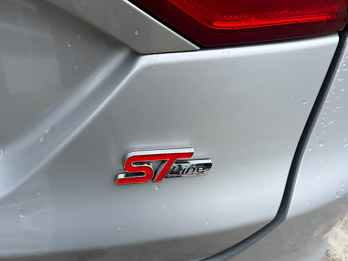 Used 2017 Ford Mondeo ST-Line X Silver - Interior and Exterior details 10