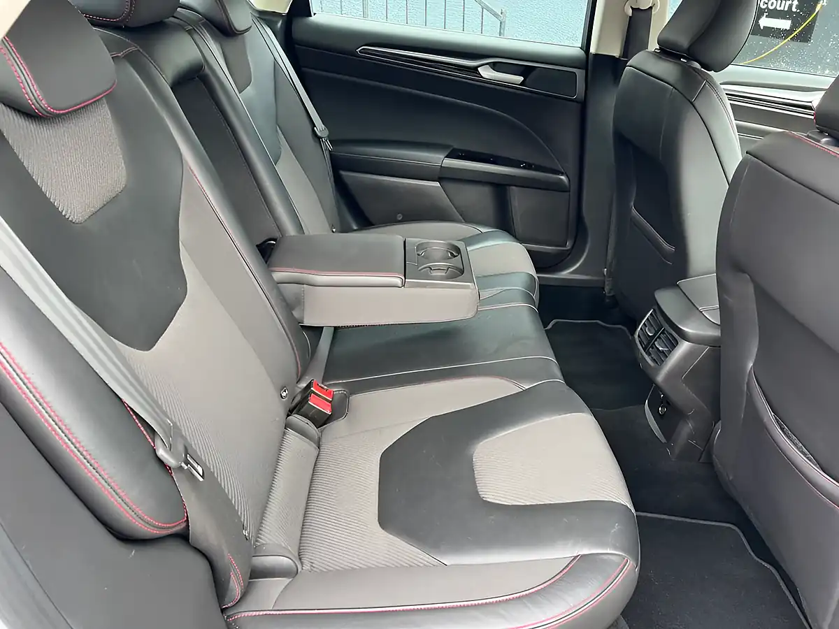 Used 2017 Ford Mondeo ST-Line X Silver - Interior and Exterior details 12