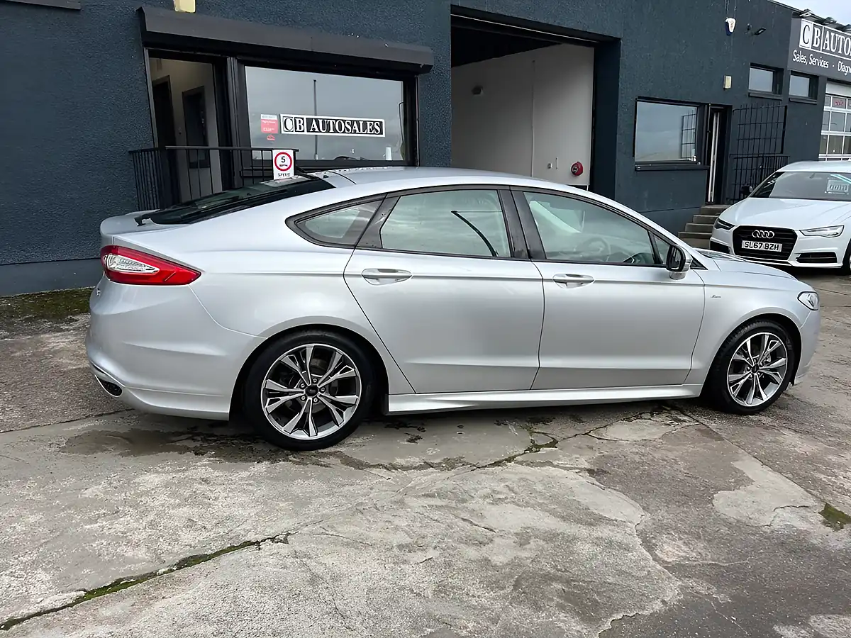 Used 2017 Ford Mondeo ST-Line X Silver - Interior and Exterior details 3