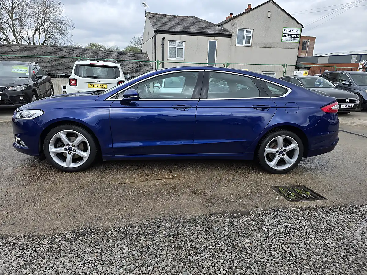 Used 2017 Ford Mondeo Titanium Blue - Interior and Exterior details 4