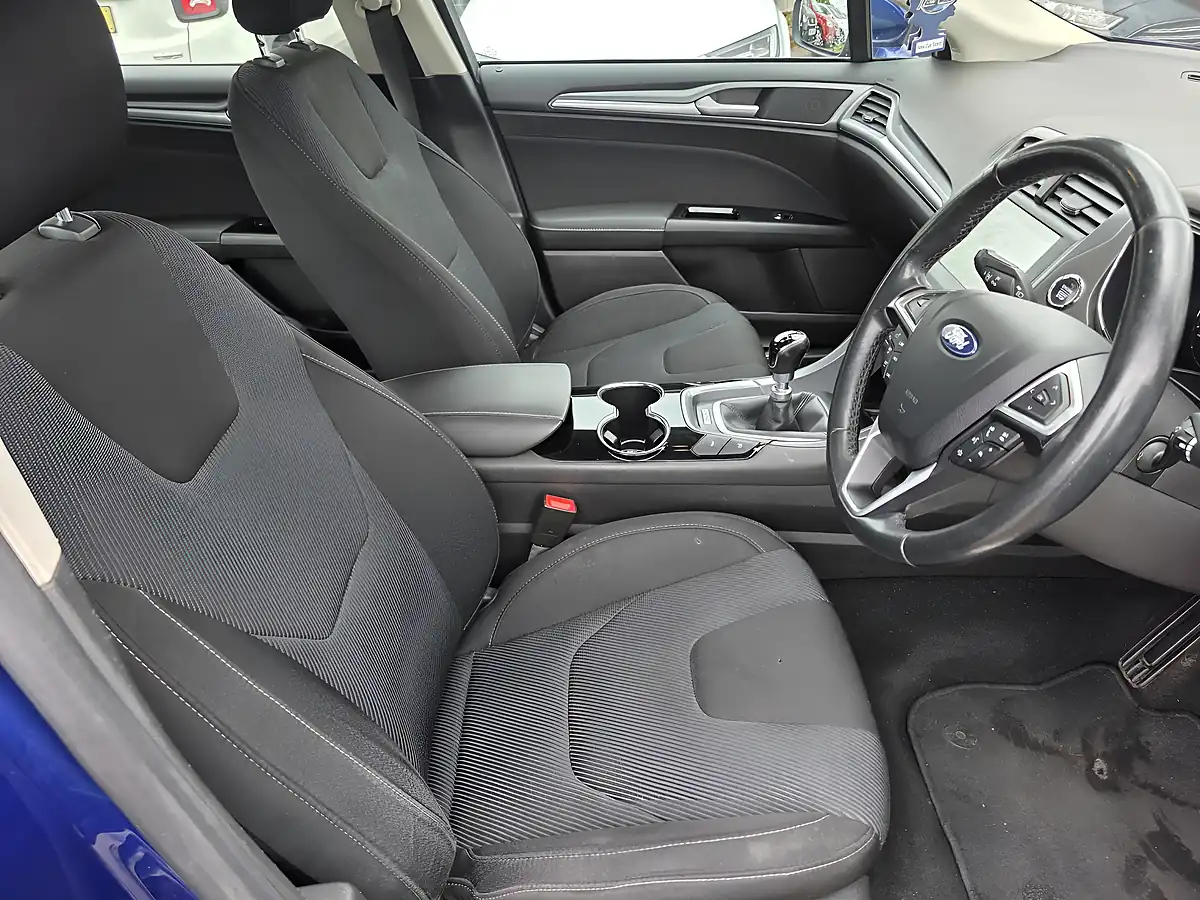 Used 2017 Ford Mondeo Titanium Blue - Interior and Exterior details 9