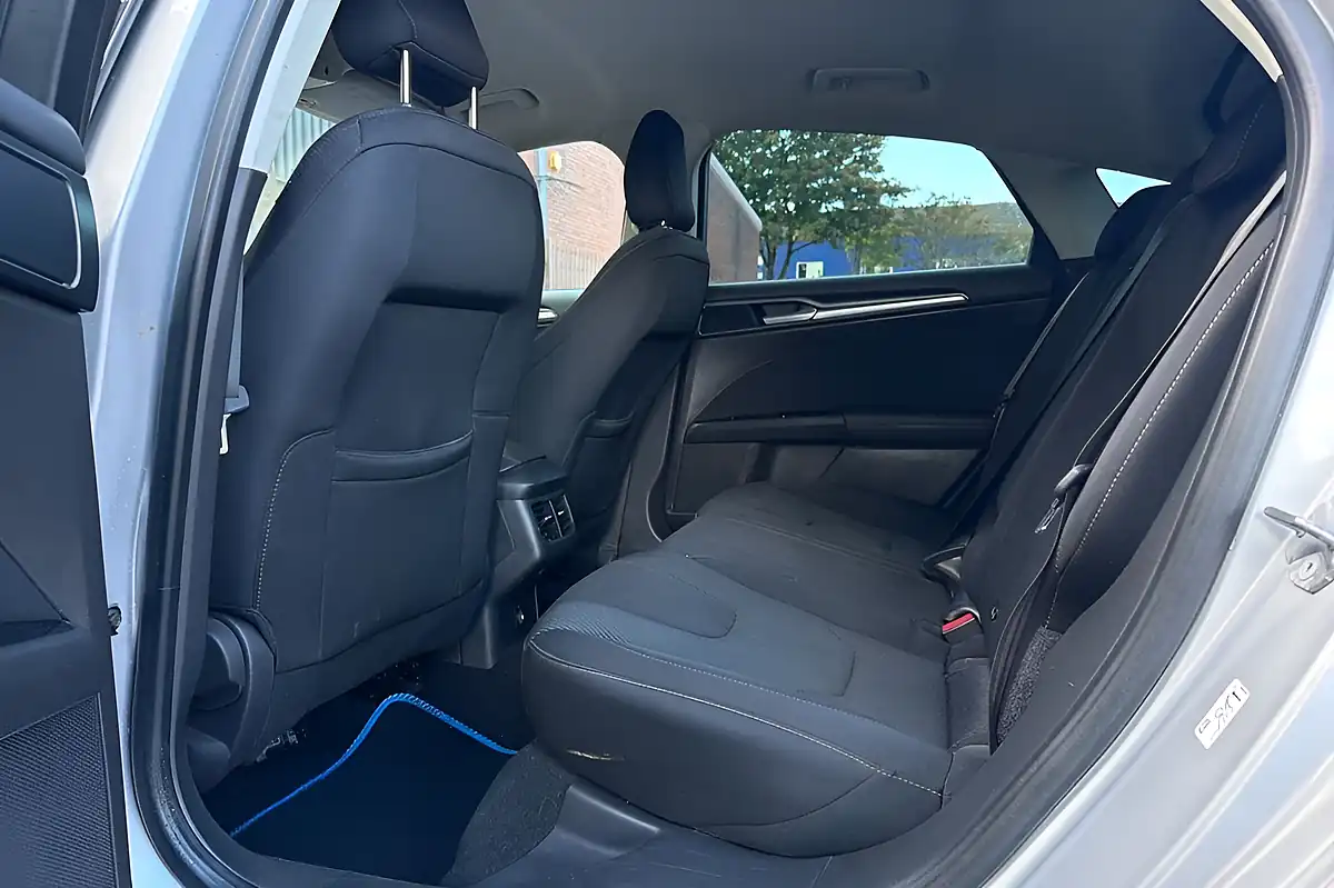 Used 2017 Ford Mondeo Titanium Silver - Interior and Exterior details 8