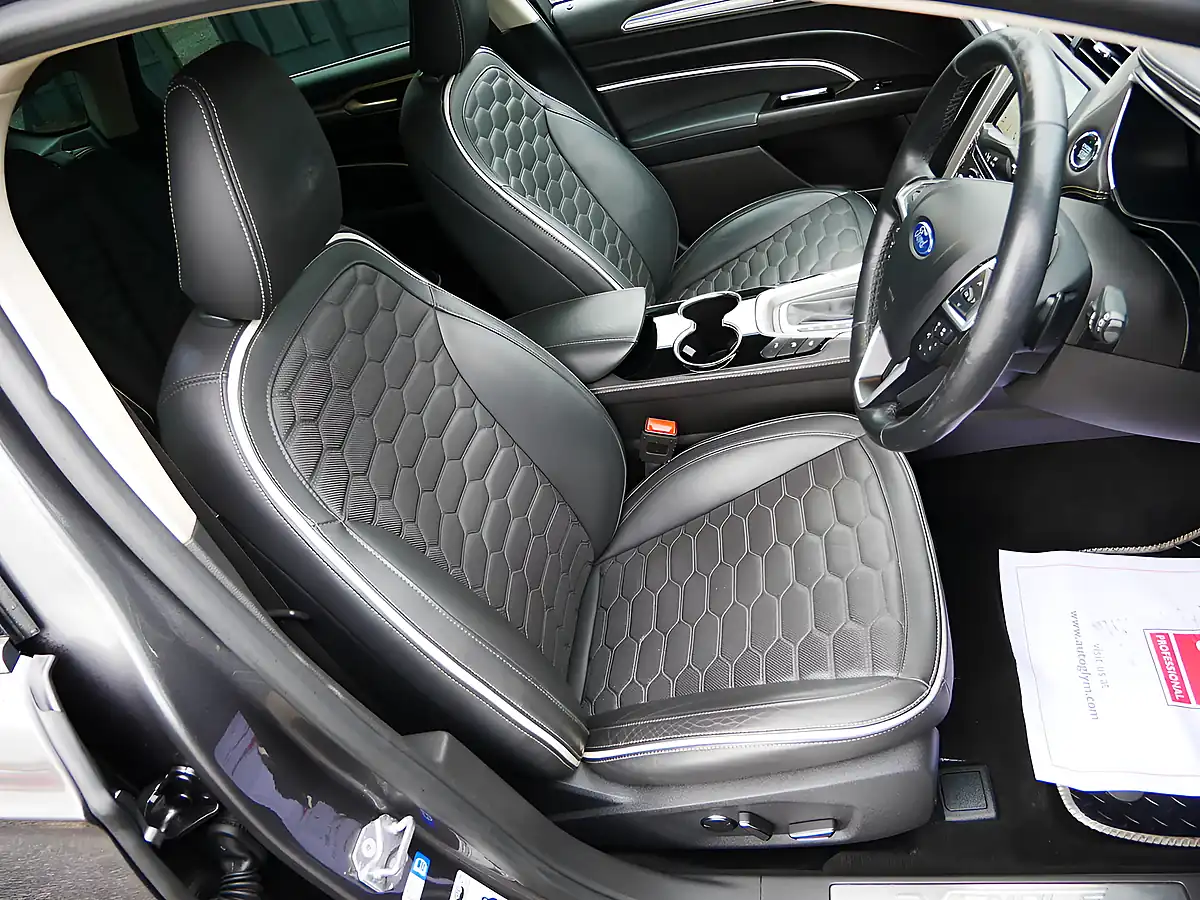 Used 2017 Ford Mondeo Vignale Magnetic Silver - Interior and Exterior details 11