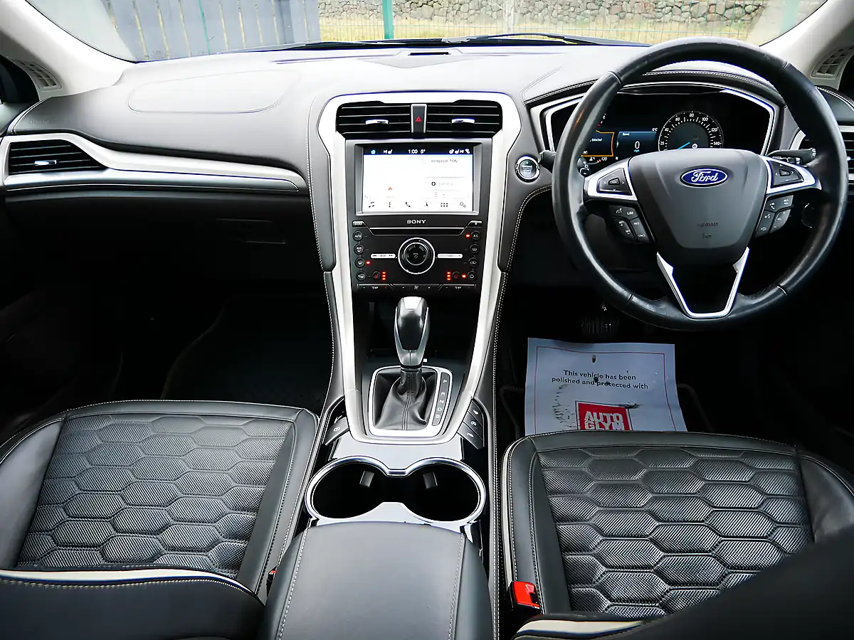 Used 2017 Ford Mondeo Vignale Magnetic Silver - Interior and Exterior details 13