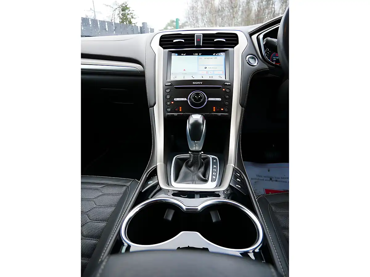Used 2017 Ford Mondeo Vignale Magnetic Silver - Interior and Exterior details 15