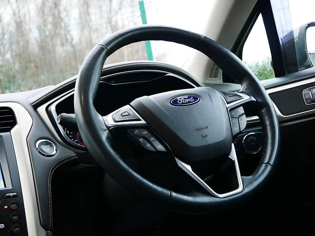 Used 2017 Ford Mondeo Vignale Magnetic Silver - Interior and Exterior details 16