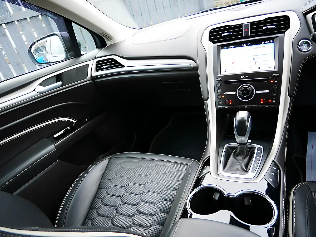 Used 2017 Ford Mondeo Vignale Magnetic Silver - Interior and Exterior details 17