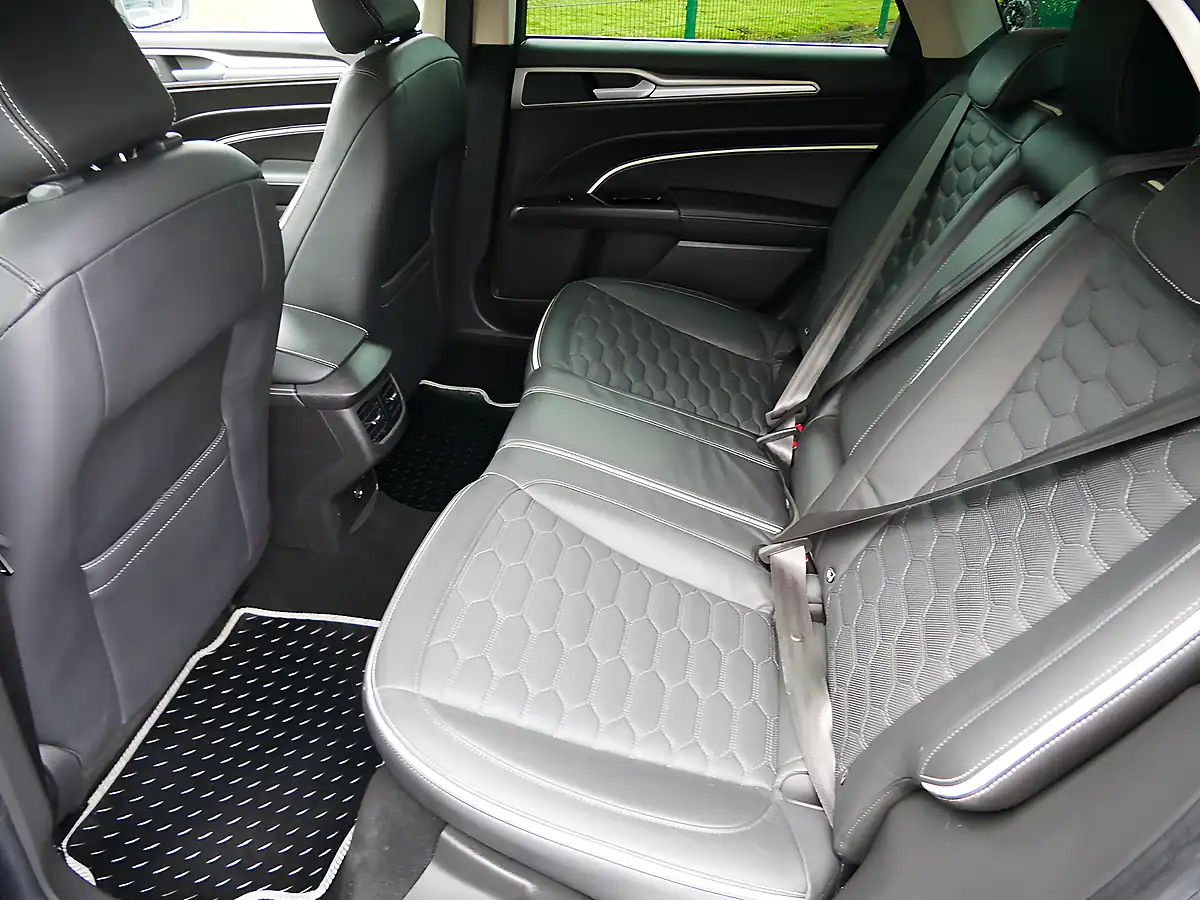 Used 2017 Ford Mondeo Vignale Magnetic Silver - Interior and Exterior details 19