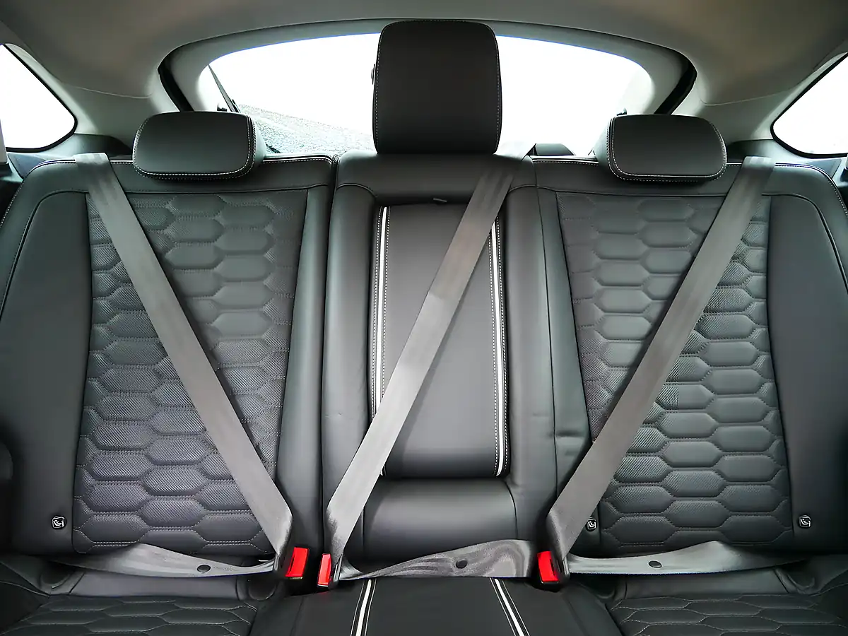 Used 2017 Ford Mondeo Vignale Magnetic Silver - Interior and Exterior details 20