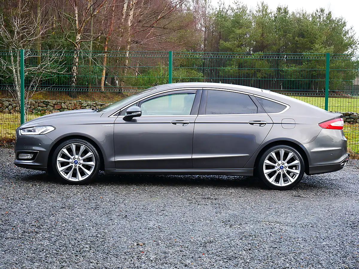 Used 2017 Ford Mondeo Vignale Magnetic Silver - Interior and Exterior details 6