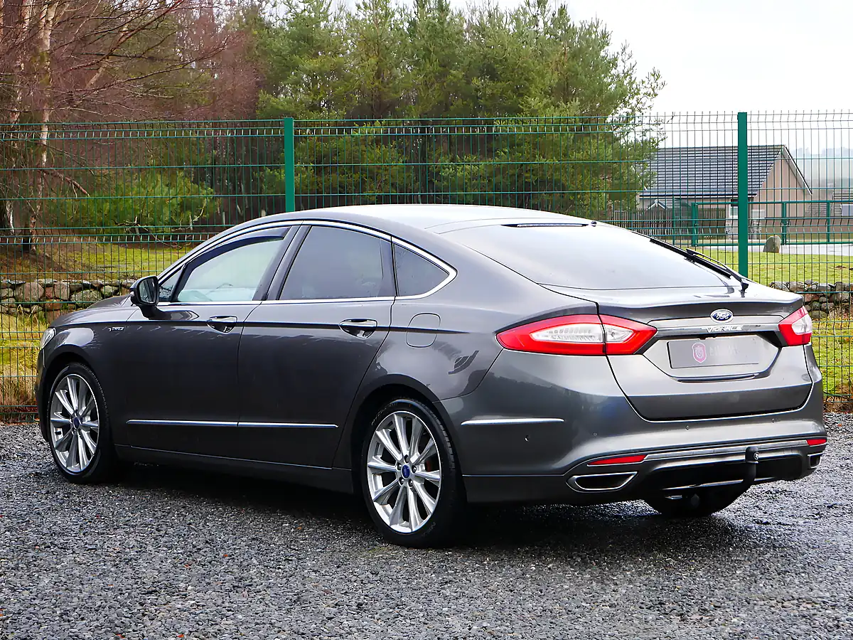 Used 2017 Ford Mondeo Vignale Magnetic Silver - Interior and Exterior details 7