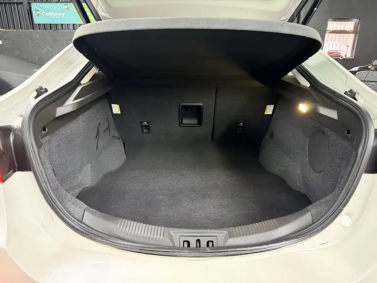 Used 2017 Ford Mondeo Vignale White - Interior and Exterior details 12