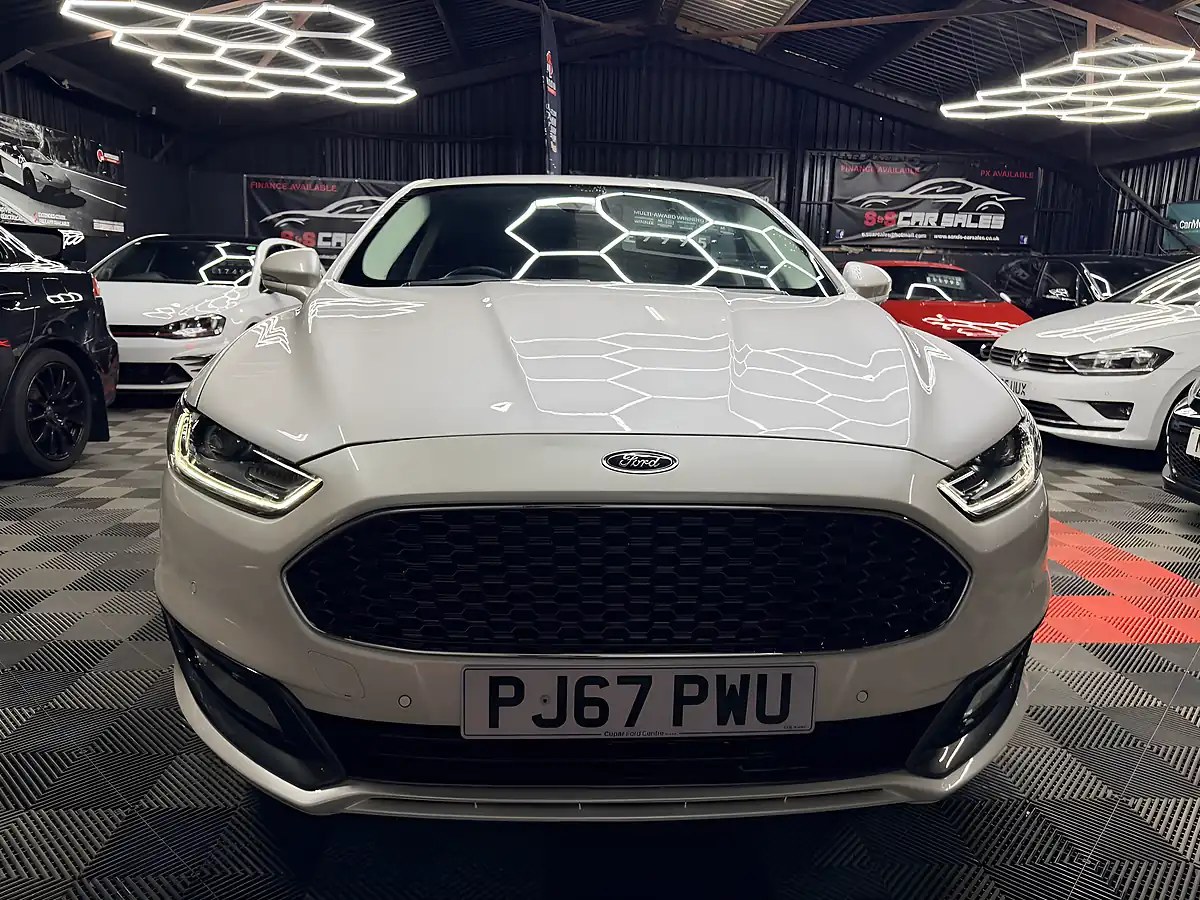 Used 2017 Ford Mondeo Vignale White - Interior and Exterior details 3