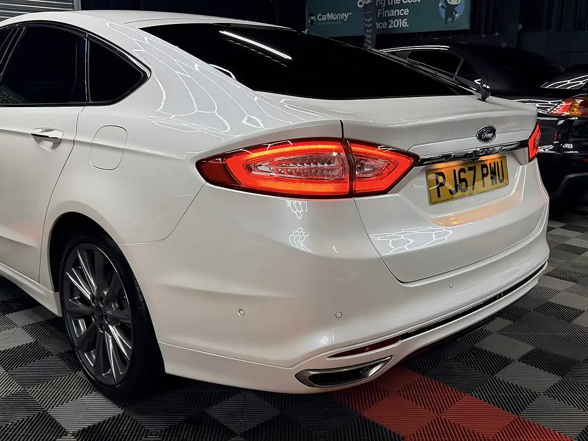Used 2017 Ford Mondeo Vignale White - Interior and Exterior details 7