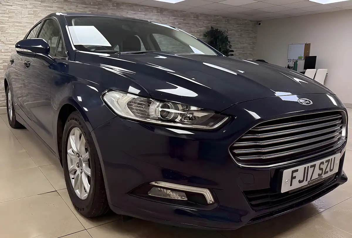 Used 2017 Ford Mondeo Zetec Blue - Front View