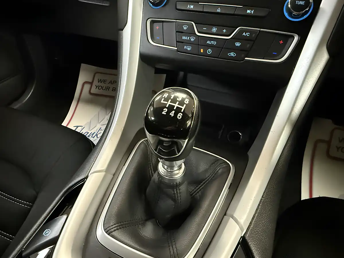 Used 2017 Ford Mondeo Zetec Blue - Interior and Exterior details 11