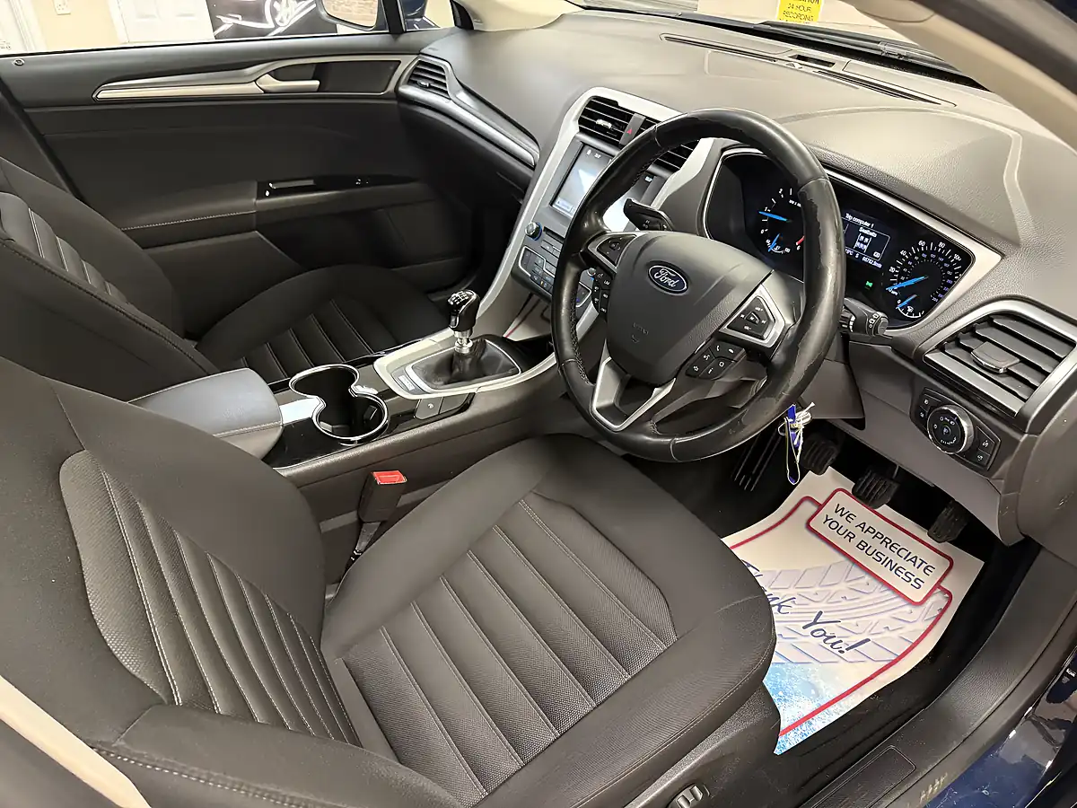 Used 2017 Ford Mondeo Zetec Blue - Interior and Exterior details 5