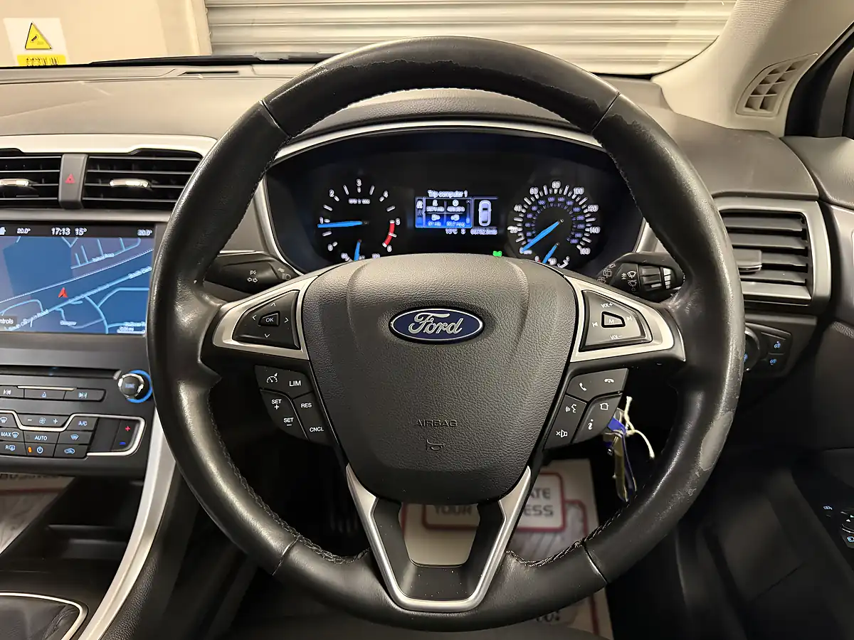 Used 2017 Ford Mondeo Zetec Blue - Interior and Exterior details 7