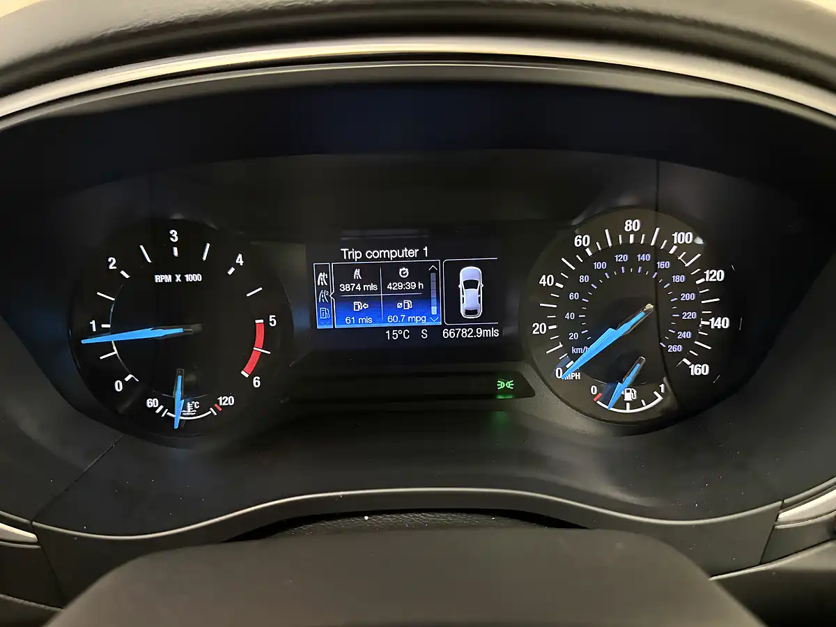 Used 2017 Ford Mondeo Zetec Blue - Interior and Exterior details 8