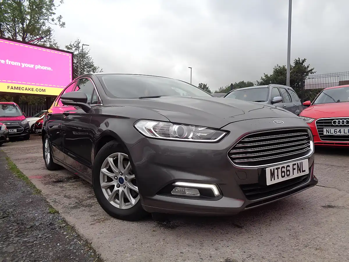 Used 2017 Ford Mondeo Zetec Grey - Front View